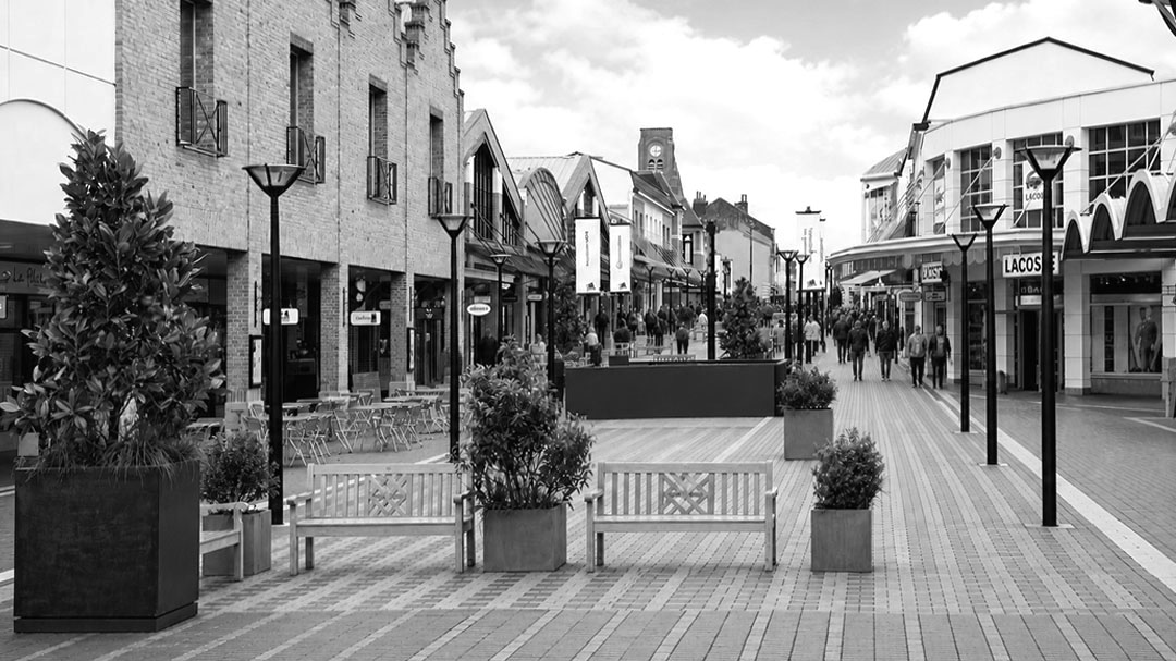 Roubaix Designer Outlet pedestrian high street